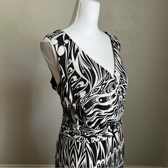 Taylor Sleeveless V Neck Twisted Waist Dress Plus Size 22W Black White - Picture 6 of 15